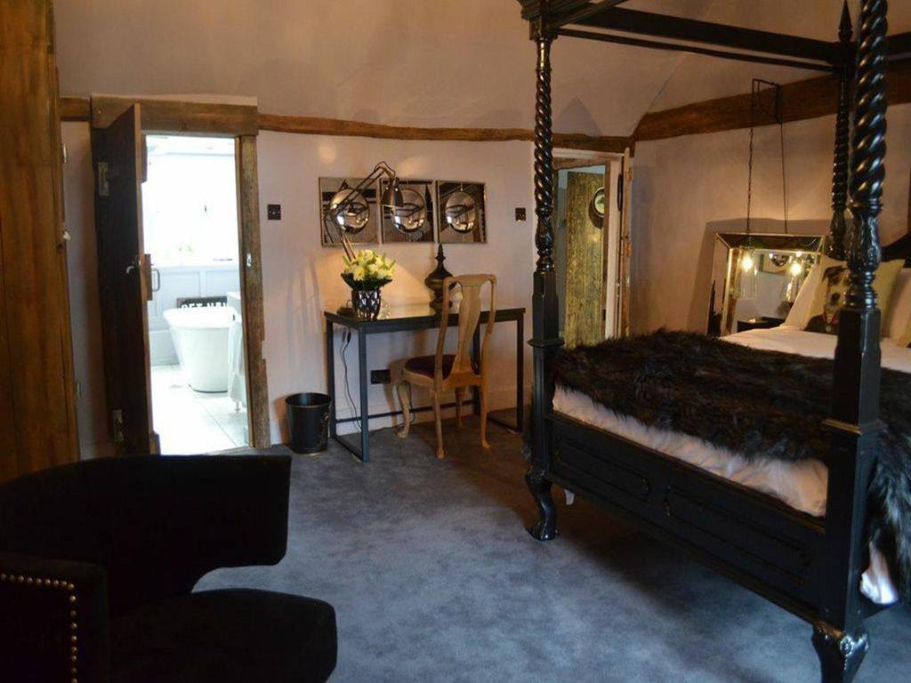 The Black Horse Fulmer Quarto foto
